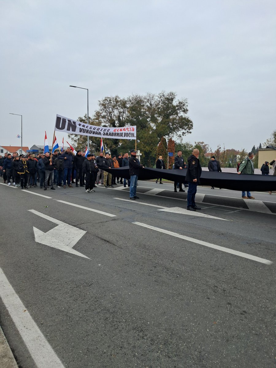 #RemembranceDay for all Victims of the Homeland War and Remembrance Day for the Victims of #Vukovar and Škabrnja🕯 #DanSjećanja #Croatia 🇭🇷 #NeverForget #KolonaSjećanja