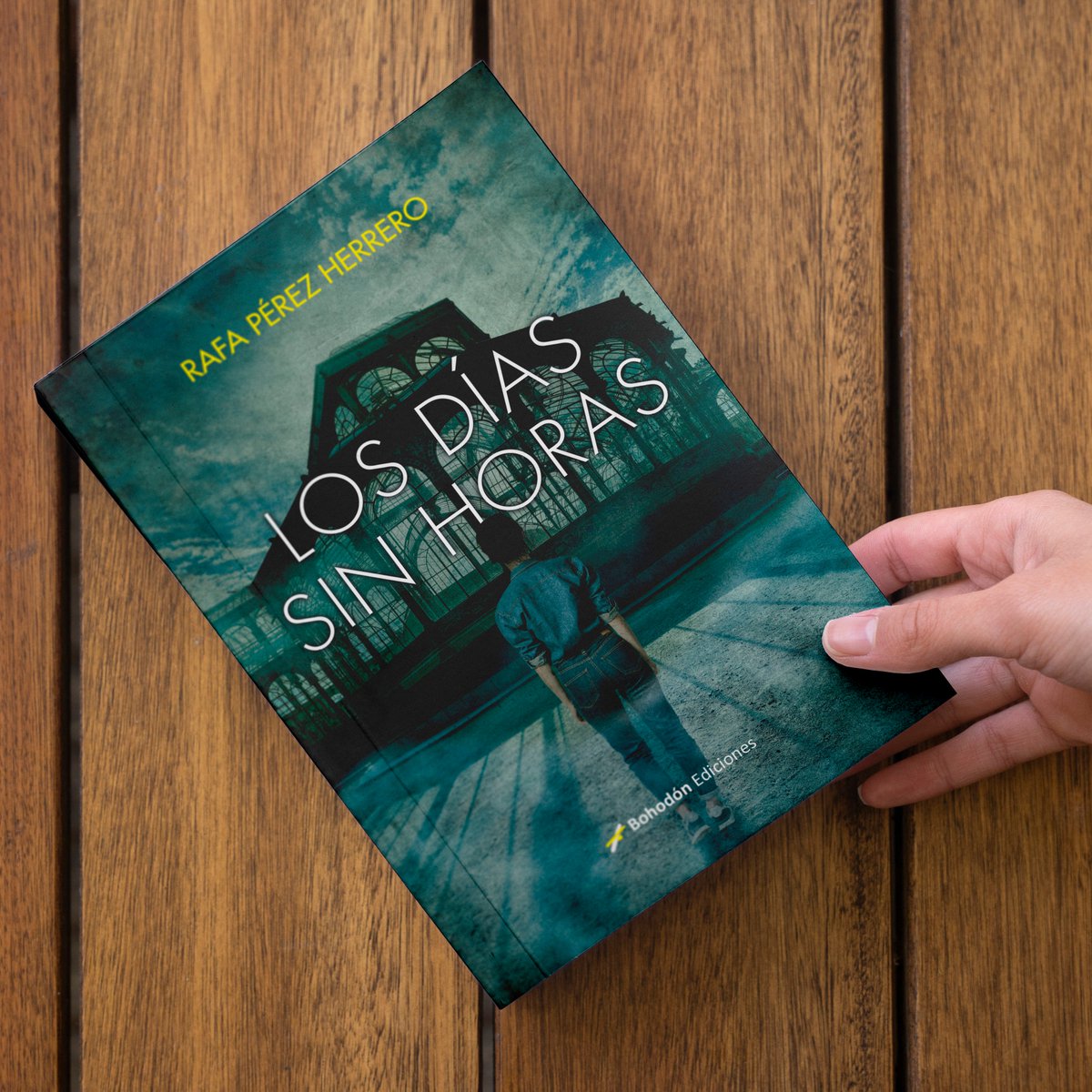 #portfolio
Diseño de portada para el libro ‘Los días sin horas’, de Rafa Pérez Herrero, para Bohodón Ediciones.

Portfolio y contacto: davidsilvaestudio.com
#diseñoeditorial #libros #portadas #editorial #novela #novelapoliciaca #novelanegra