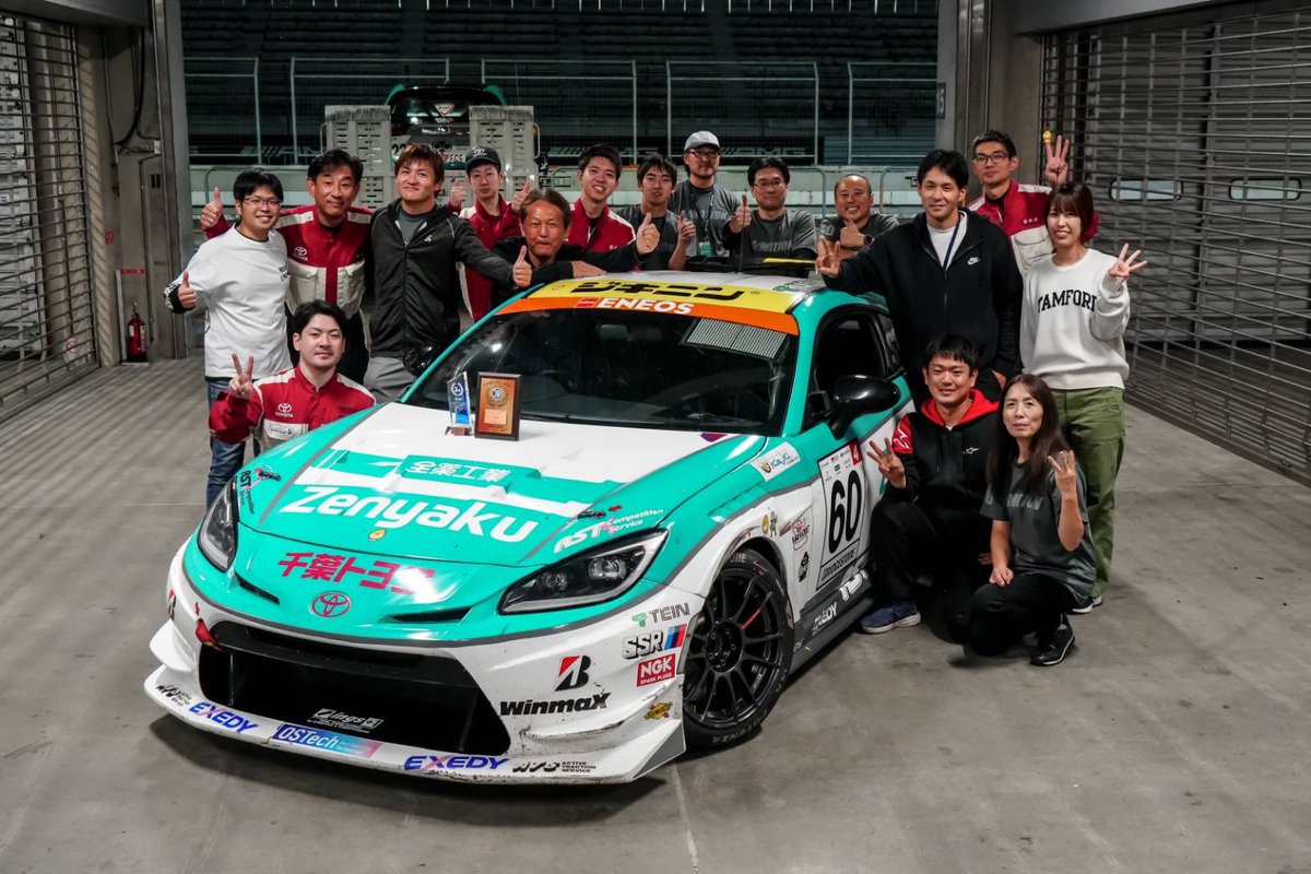 0dzBb's tweet photo. s耐最終戦富士
予選5位
決勝3位
最後で表彰台に上がれました🍾結果は素直に嬉しいです。来年に向けてまた頑張ります。一年ありがとうございました🏁
#s耐
#スーパー耐久
#ジーモーション
#60号車
#大原佳祐 https://t.co/X46NXeegiQ