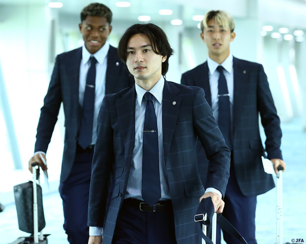 【日本サッカー代表限定品 /正規ハンガー付】　ダンヒル×JFA　セットアップ 日本サッカー代表限定品 /正規ハンガー付】 ダンヒル×JFA セットアップ