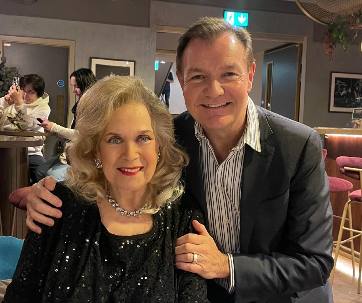 LangfordBarry's tweet image. Interviewing my dear friend @thevalerieleon on stage last night after a screening of her classic #Hammer #horror film Blood From the Mummy&apos;s Tomb.  Spooky fun!