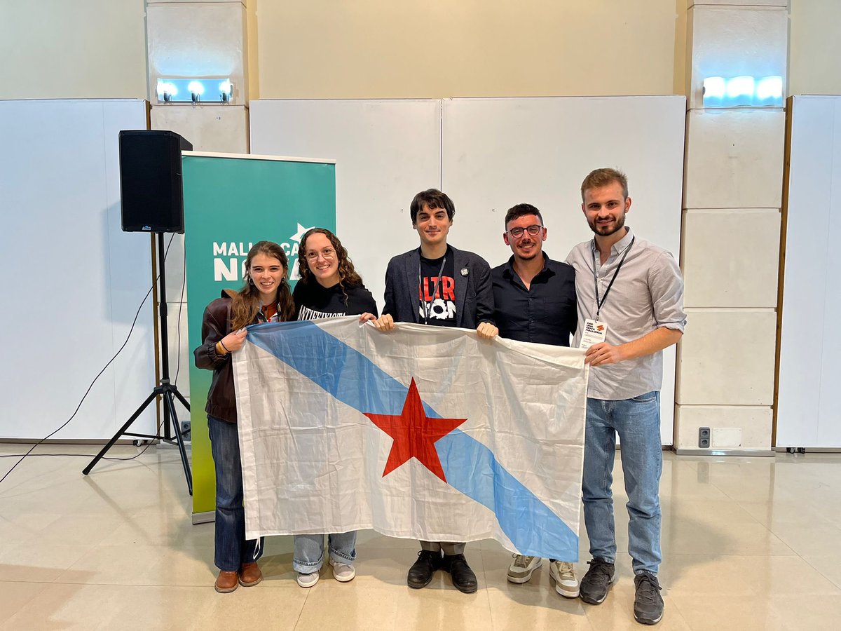 galizanova's tweet photo. Des de Galiza Nova volem felicitar al nou Secretariat de @jmallorcanova escollit en el passat III Congrés, en especial al nou Secretari General, en Ferran Montero

Us enviam tota la sort i encerts a la nova direcció política i al conjunt de la militància en aquest nou període polític per a la organització

Visca Mallorca lliure!