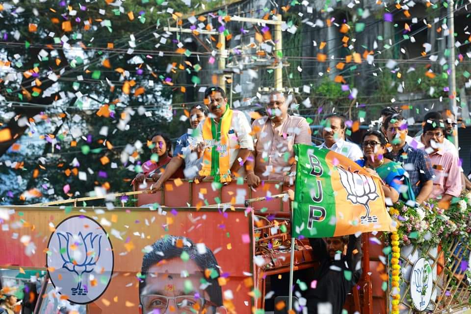 sreejupadman's tweet image. കൊട്ടിക്കാലാശത്തിന് സമാരംഭം🔥
#palakkadbyelection2024 #palakkadbyelection #ckrishnakumar