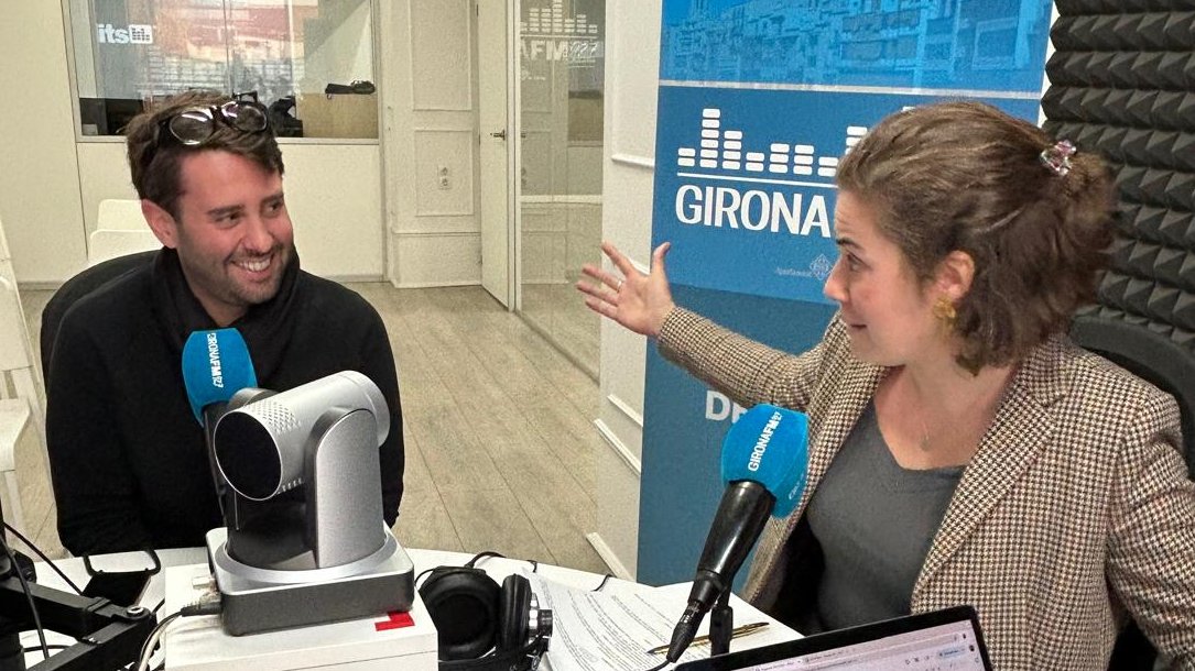 Girona FM (@gironafmcat) on Twitter photo 🖋️ L'altra Girona: art amb Pepe Baena Diví
💭 <a href="/Mariona_Ferrer/">Mariona Ferrer</a> ens porta el cofundador i director de la galeria Airas Wang de Lafée de Girona
🔗 gironafm.cat/programs/undef… 🖋️ L'altra Girona: art amb Pepe Baena Diví
💭 <a href="/Mariona_Ferrer/">Mariona Ferrer</a> ens porta el cofundador i director de la galeria Airas Wang de Lafée de Girona
🔗 gironafm.cat/programs/undef…