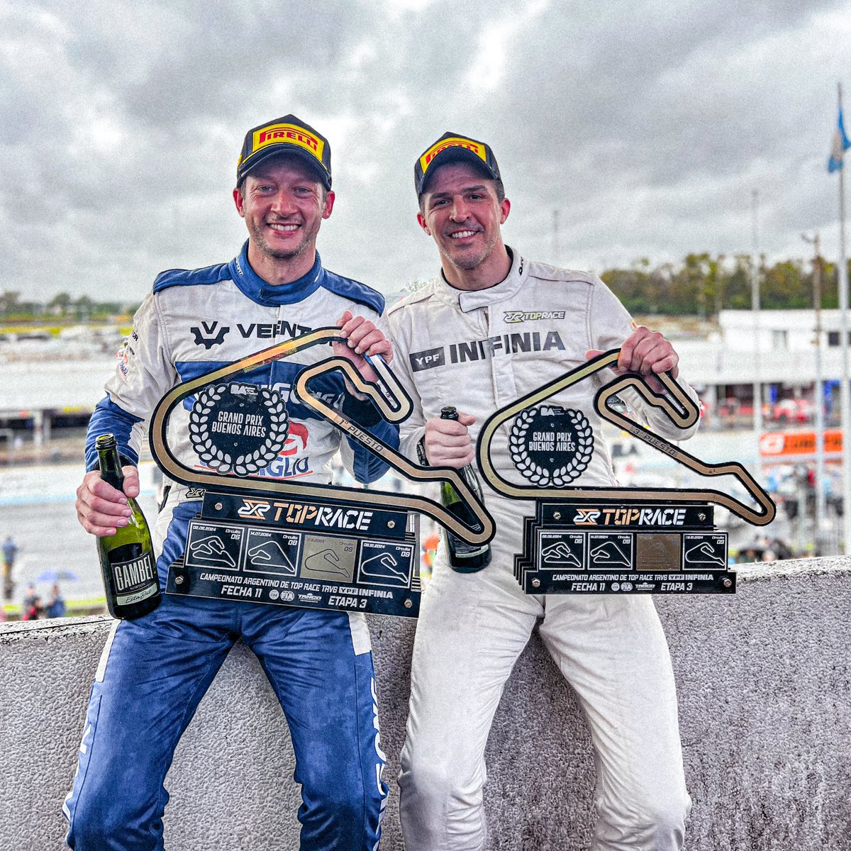 El dúo dinámico 🫡 1-3 en el #GrandPrixBuenosAires con <a href="/chelociarrocchi/">Marcelo Ciarrocchi</a> y <a href="/rossimatias/">Matias Rossi</a>.

<a href="/TopRaceOk/">Top Race</a>