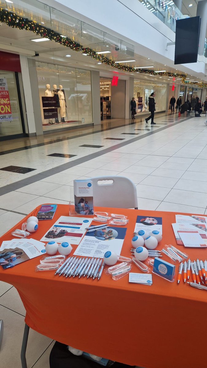 We are supporting the Wolverhampton Safeguarding week event in the lower mall of the Mander Centre 🧡

Pop by and say hello 👋🏽 
#SafeguardingWeek #Wolverhampton #Rethink #RethinkMentalIllness