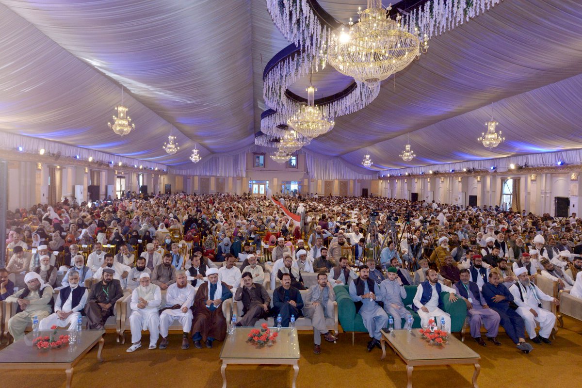 عقیدۂ ختمِ نبوت ہمارے ایمان کی اساس اور بنیاد ہے: صدر منہاج القرآن انٹرنیشنل پروفیسر ڈاکٹر حسین محی الدین قادری کا تلہ گنگ میں منعقدہ ختم نبوت کانفرنس سے خطاب
کانفرنس میں ہزاروں عشاقانِ مصطفیٰ ﷺ  (مرد و خواتین) کی شرکت۔
منہاج القرآن انٹرنیشنل کے صدر پروفیسر ڈاکٹر حسین محی الدین