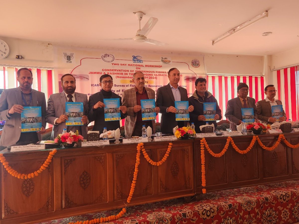 ICAR_NBFGR_LKO's tweet photo. National Workshop on "Conservation of Indigenous Fishes in Changing Climate Scenario" was inaugurated today at SKUAST-K, organised jointly by ICAR-NBFGR &amp; SKUAST-K. 🌊🐟
@icarindia @FisheriesGoI @skuast_kashmir https://t.co/fBs4v8eHSV