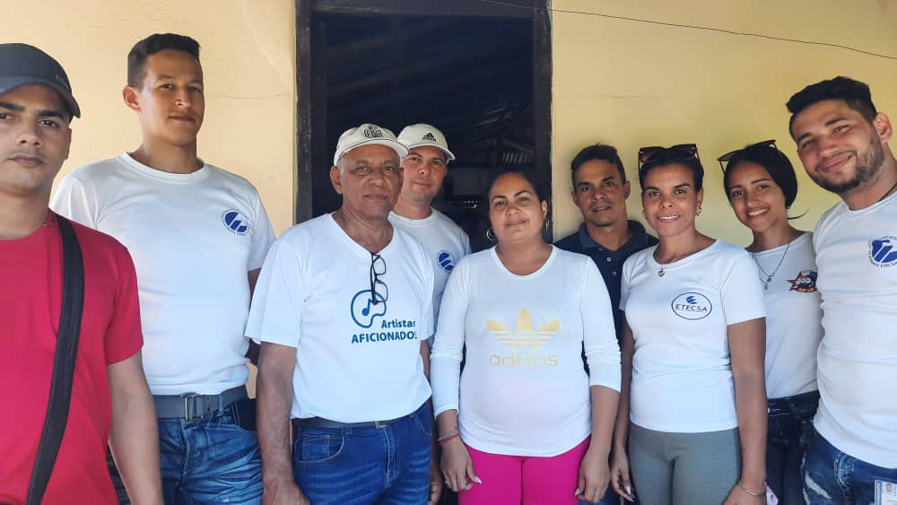 ETECSAGranma's tweet image. Ese es mi equipo, los que siempre van de azul y hoy llevan el arcoíris hasta #Pilon reparando corazones con su #AmorInfinito #UnidosPorCuba 🇨🇺@YudelkisOrtizB @BorgesOlivero @FonsecaOsmely @ETECSA_Cuba