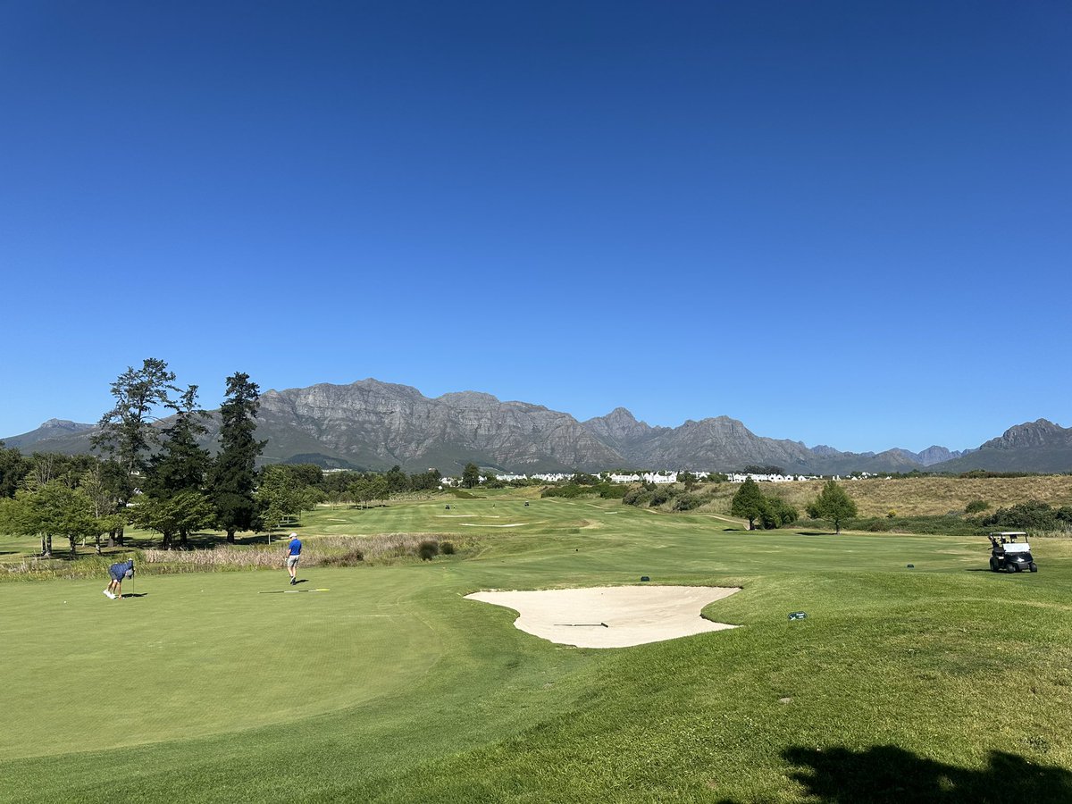 LukeRabone's tweet photo. What a fantastic place South Africa is 🇿🇦⛰️ https://t.co/b54GhbODRM