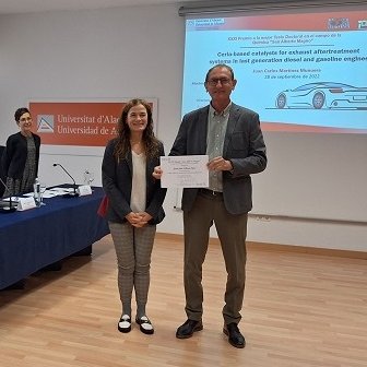 L' enhorabona a Beatriz Martínez Sánchez, Juan José Villora Picó, Sara Álvarez Parejo, Anna Nácher Luis! 👏👏💪
'La Facultat de @ciencias_ua acull el lliurament dels premis a millors tesis i treball de fi de màster en Química'
Més info en s.ua.es/es/HPVJ