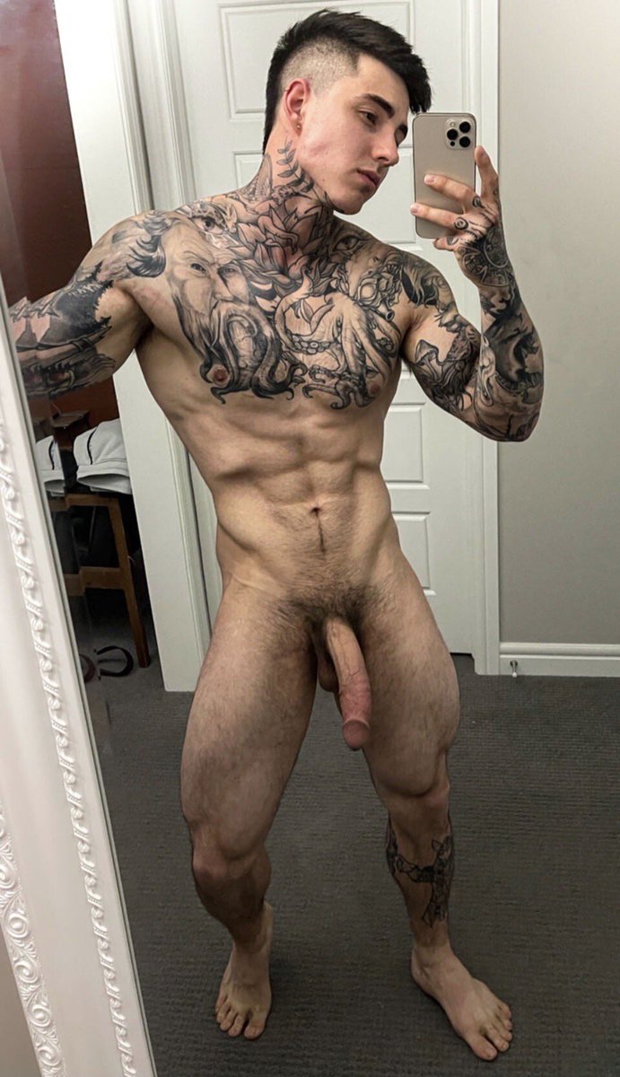 sleazygayskinlad UK tweet media