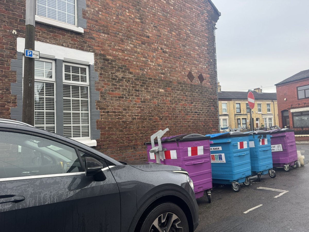 rubykelb's tweet image. Here’s an idea let’s put bins in free parking spaces so workers can’t park in bay then we can fine them @lpoolcouncil ridiculous