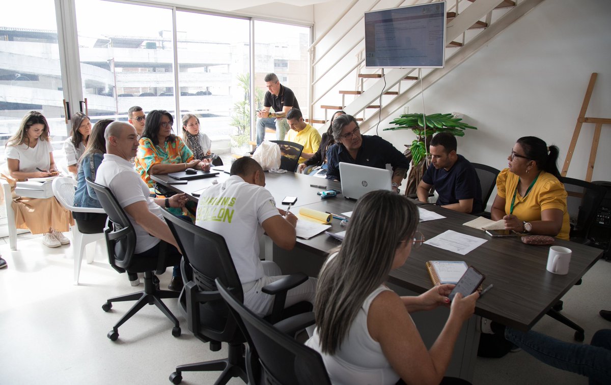 Plan Jarillón de Cali tweet media