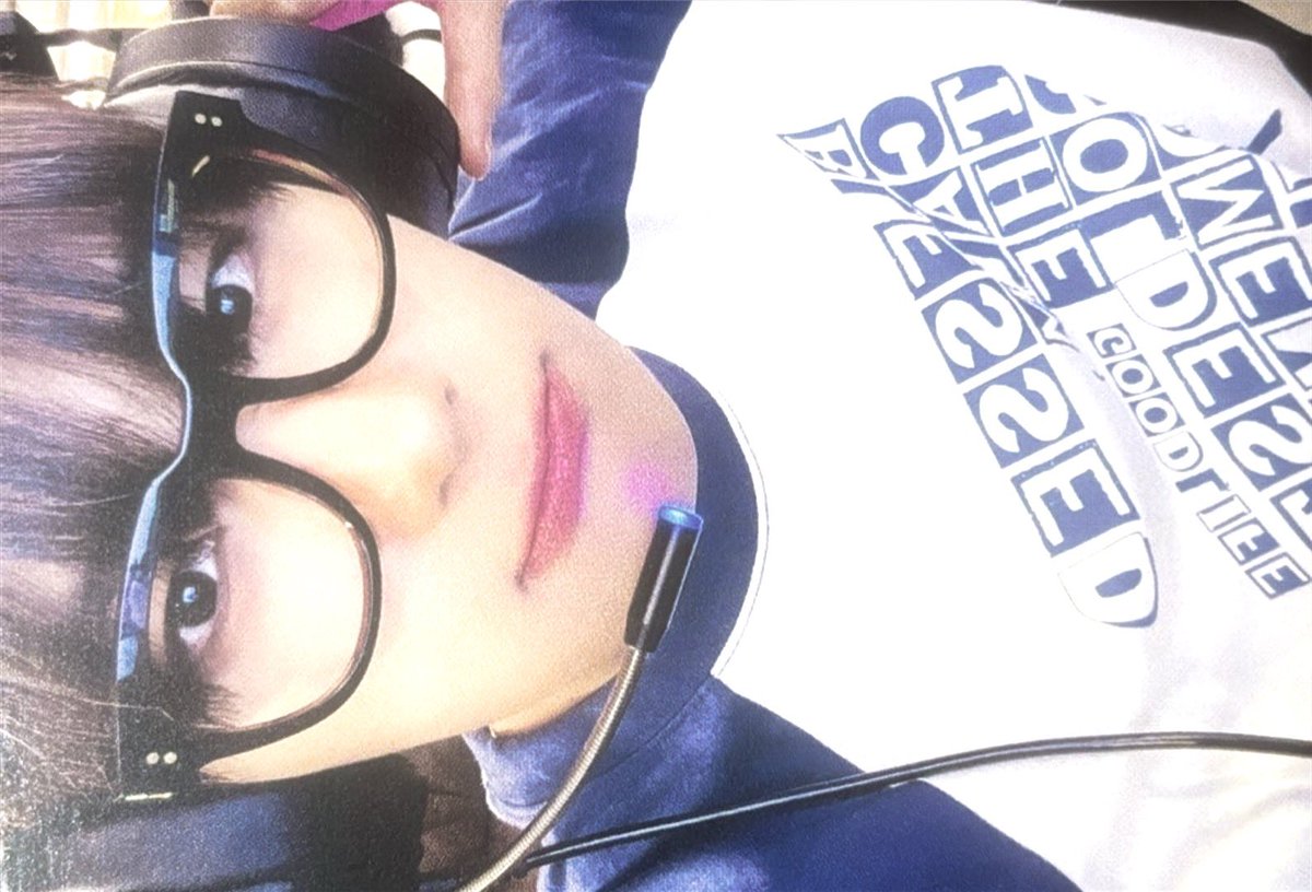 leejaehyunows's tweet photo. who is this nerd https://t.co/KoLco6cIH7