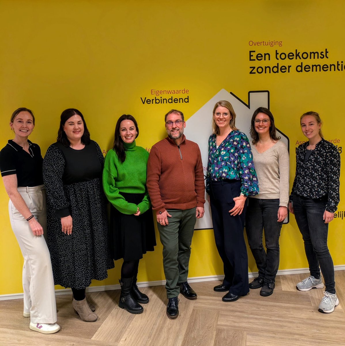 alzheimersocirl's tweet image. Last week, our Research &amp;amp; Policy Team had the pleasure of meeting with @alzheimernl for a dynamic knowledge exchange session and conference. Together, we shared expertise, ideas, and practical advice to strengthen our collective efforts in supporting dementia research and…