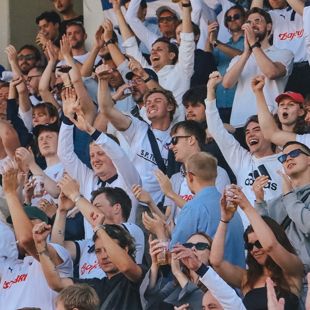 Til årets sidste udekamp møder vi OB på Nature Energy Park, og til denne kamp har <a href="/B1893Fanklub/">B.93’s officielle fanklub</a> sammen med OB’s officielle fanklub, De Stribede, arrangeret en fælles bustur. 

Læs mere om samarbejdet og hvordan du tilmelder dig her ⤵️

b93prof.dk/nyheder/away-t…

📸 Jeppe Wermuth.