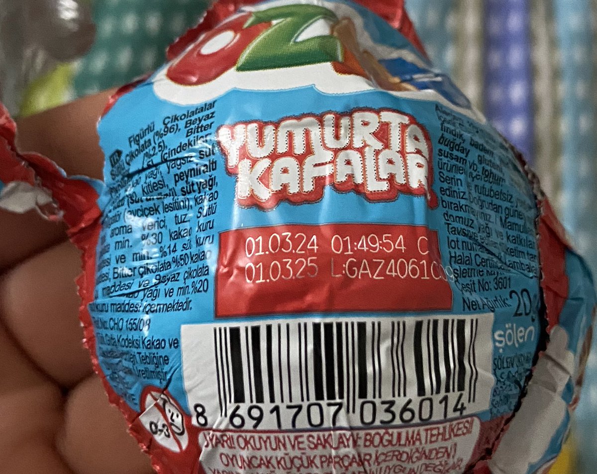 Severek yediğim ve oyuncaklarını biriktirdiğim ozmo beni hayal kırıklığa uğrattığın için teşekkür ederim dün marketten aldığım ve bir gece dolapta beklettiğim ozmonun tarihi geçmemesine rağmen içinde örümcek ağı vardı tarihininde geçmediğine değinmek isterim.! 👏🏻
<a href="/ozmo_ozmo_ozmo/">Ozmo</a>