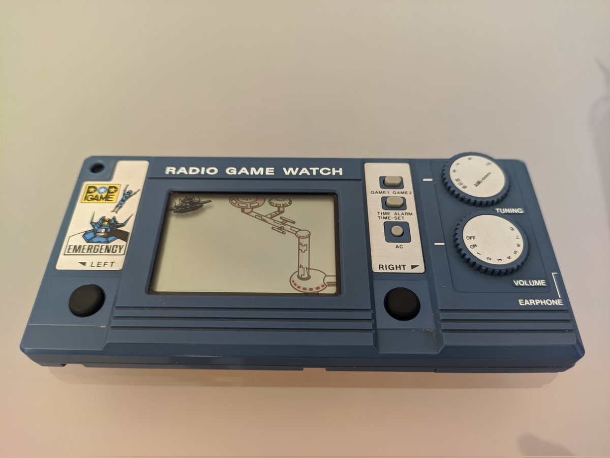 RTypeX's tweet image. - ¿A que no hay huevos a meterle una radio a una maquinita?
- Aguántame el cubata
#RETROGAMING