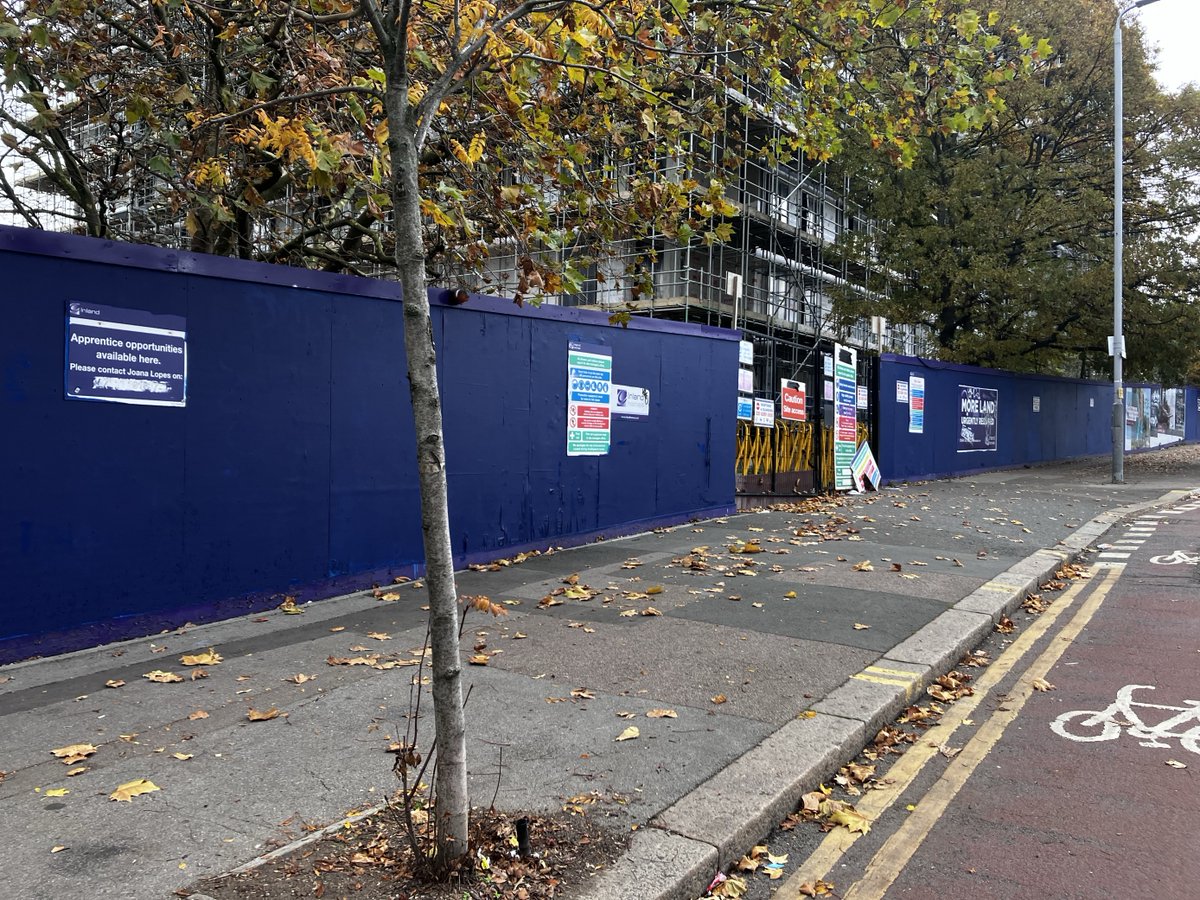 LondonPS_CP's tweet image. The Community Payback group have been tackling some anti social behaviour in Walthamstow for @wfcouncil and its local community by painting over some graffiti.