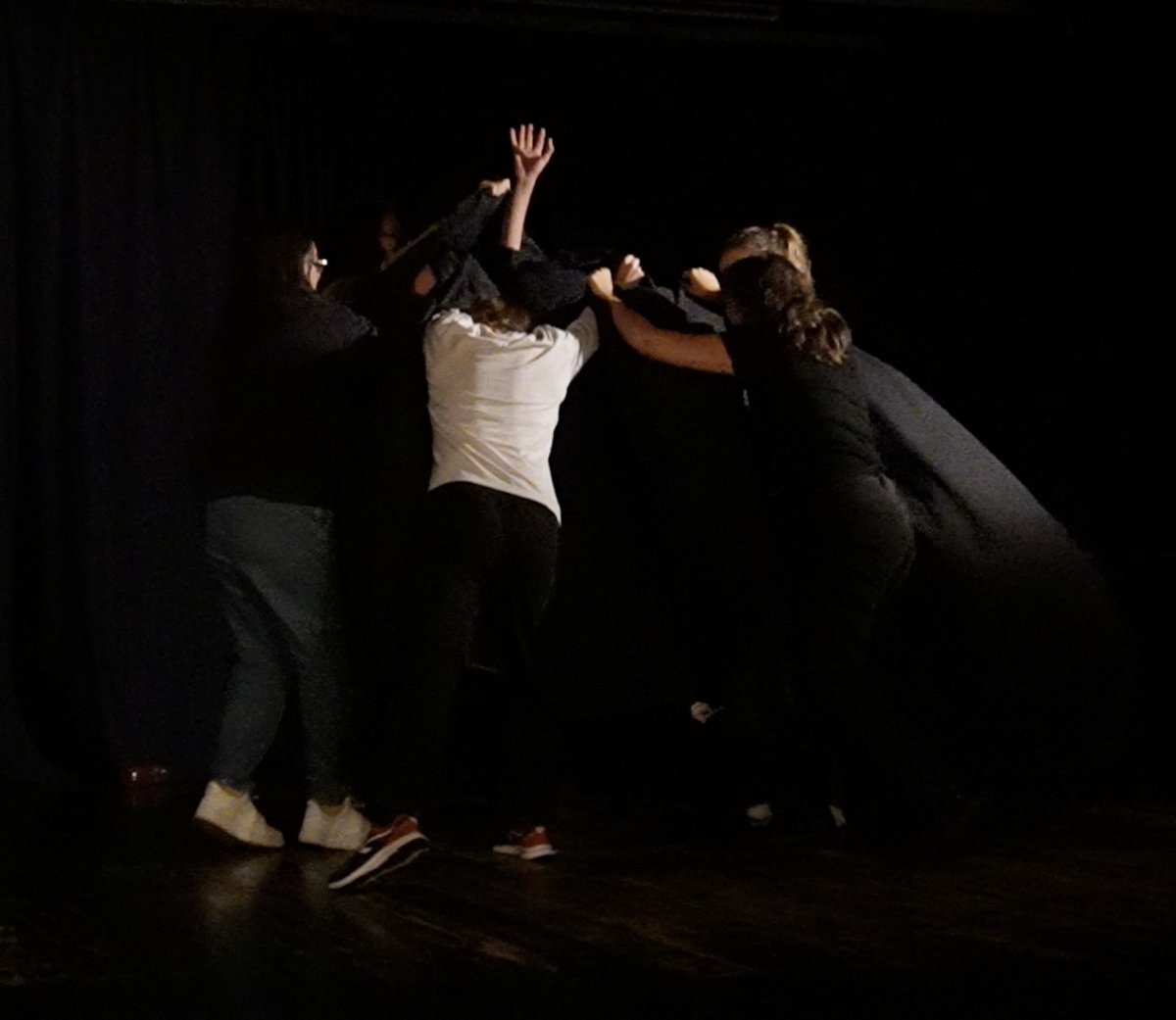 🌍#CanviClimàtic Algunes dades: 
youtu.be/DGn7TI-mE1c
amb <a href="/Pla_Tea/">PlaTea Teatre Jove</a> Funció "SOS Aigua. Alerta Rubicatus" i col·loqui postfunció al voltant de com cuidar el riu Llobregat i el medi ambient amb alumnat de la nostra ciutat  #SolidàriesLH #SetmanadelaSolidaritatdeLHospitalet