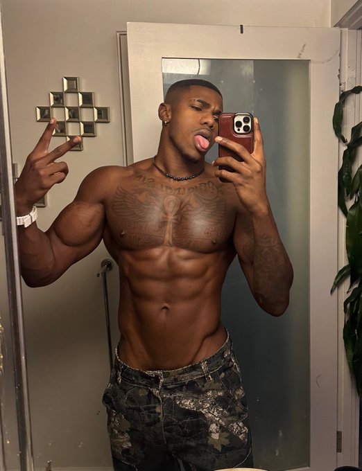 Watch Hello Fresh's leaked NSFW photo on TwXstars