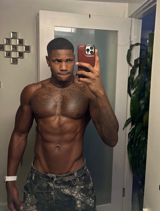 Watch Hello Fresh's leaked NSFW photo on TwXstars