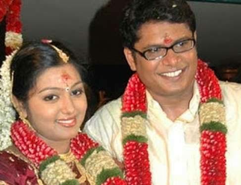 kayaldevaraj's tweet photo. November 19th
Actor, Producer, Director #ManojKBharathi , Actress #Nandana 18th Year Wedding Anniversary.
#NandanaWeddingAnniversary
#NandanaManoj
@manojkumarb_76 @offBharathiraja https://t.co/gmuAHvmJqC