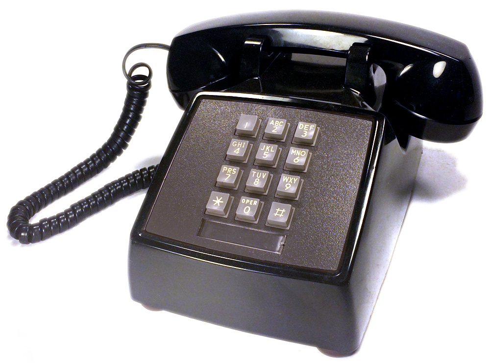 retrocompmx's tweet image. El 18 de noviembre de 1963, el primer teléfono de botones con tono de marcado entra en servicio en Pennsylvania por The Bell System. (imagen ilustrativa)
#retrocomputingmx #pushbuttonphone