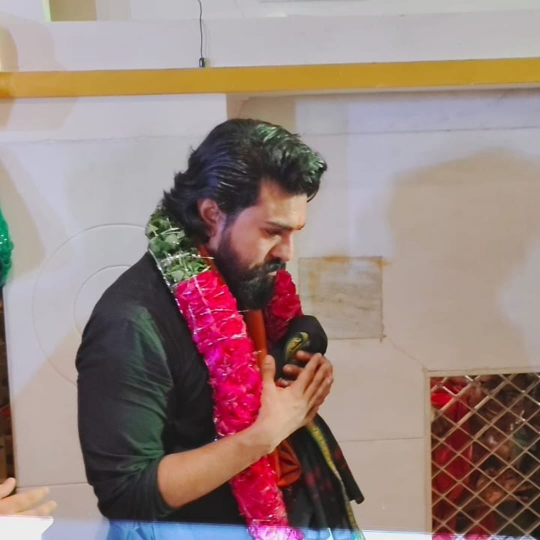 TollywoodStory's tweet photo. Swamy @AlwaysRamCharan and director @BuchiBabuSana pictures from today's Kadapa Dargah visit.

A gesture of respect and cultural connection 🫡❤️ Their presence added grandeur to the event. 

#RamCharan #RC16 #BuchiBabuSana #KadapaDargah #MushairaCelebrations #TeluguCinema https://t.co/VPtRvhbkJR