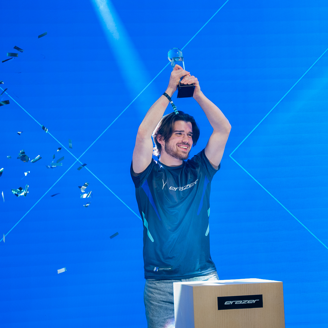 ERAZER 🇫🇷 tweet media