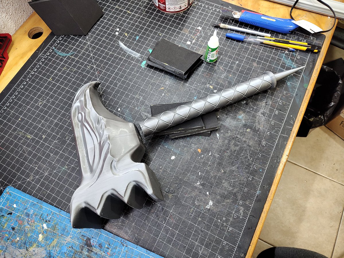 jerverant's tweet photo. Destiny #HammerOfSol 3D printed!! I'll start slowly working in my Titan cosplay, hopefully it'll be a thing next year!! #Destiny2 #Bungie #Titan https://t.co/hHZkvvJCyU