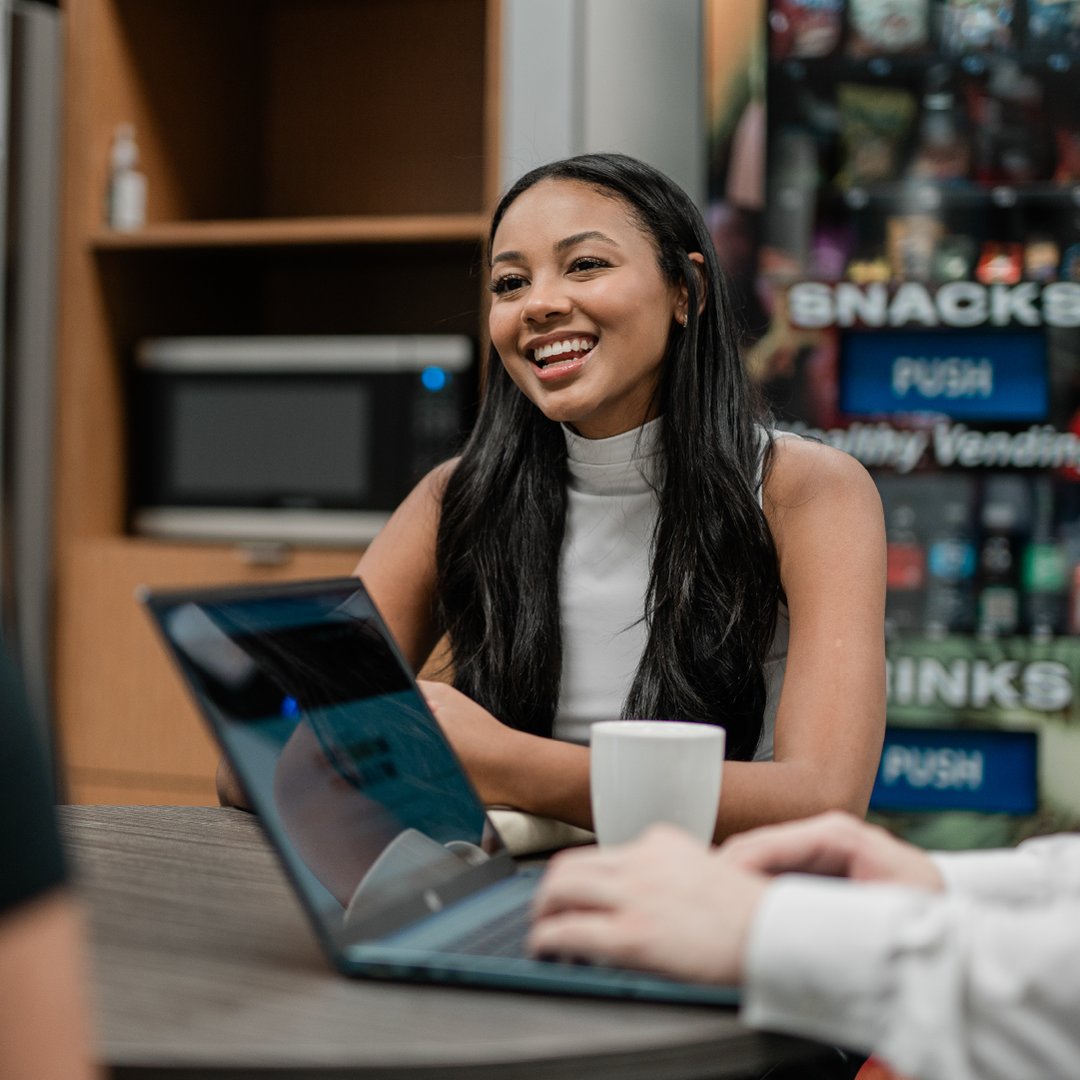 Work where inspiration meets stunning views, right in the heart of the Galleria at The Cannon Post Oak!

#PostOak #Galleria #SharedWorkspace #FlexibleWorkspace #CoworkingCommunity #CoworkingSpace #CoworkingOffice  #HoustonBusiness #HoustonCommunity #TheCannonCommunity #TheCannon