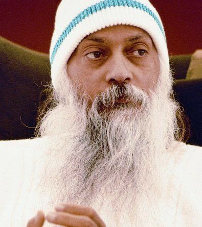KraantiKumar's tweet photo. आचार्य रजनीश डिस्कोर्स : महिलाएं बलशाली आदमी खोजती है. महत्वकांक्षी आदमी खोजती है. धनवान आदमी खोजती है. पद प्रतिष्ठा वाला आदमी खोजती है.

बिना धन संपत्ति के आपको अच्छी सुंदर महिला नही पा सकोगे. अगर तुम निर्धन हो, गरीब हो तो महिला भी नही पा सकते.

महिलाएं आम तौर पर धन में उत्सुक होती हैं. ख्याल करना धनी आदमी को सुंदर महिला मिल जाती है. चाहे धनी आदमी सुंदर नो हो, वो काला हो या बूढ़ा हो, फिर भी उसे सुंदर और जवान महिला मिलेगी कारण उसके पास धन है.

अब सवाल आता है महिलाओं की इतनी धन में उत्सुकता क्यों है ?

क्या आचार्य रजनीश का कथन सही है.