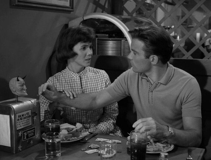 TheNightGallery's tweet photo. November 18, 1960: Twilight Zone's "Nick of Time" airs. A couple in a diner finds a fortune-telling machine whose answers seem eerily accurate. One penny per question!

The 1st of @WilliamShatner's two iconic TZ roles. Written by Richard Matheson. On @paramountplus &amp; DVD/Blu-ray. https://t.co/oIJNAU9Pa3