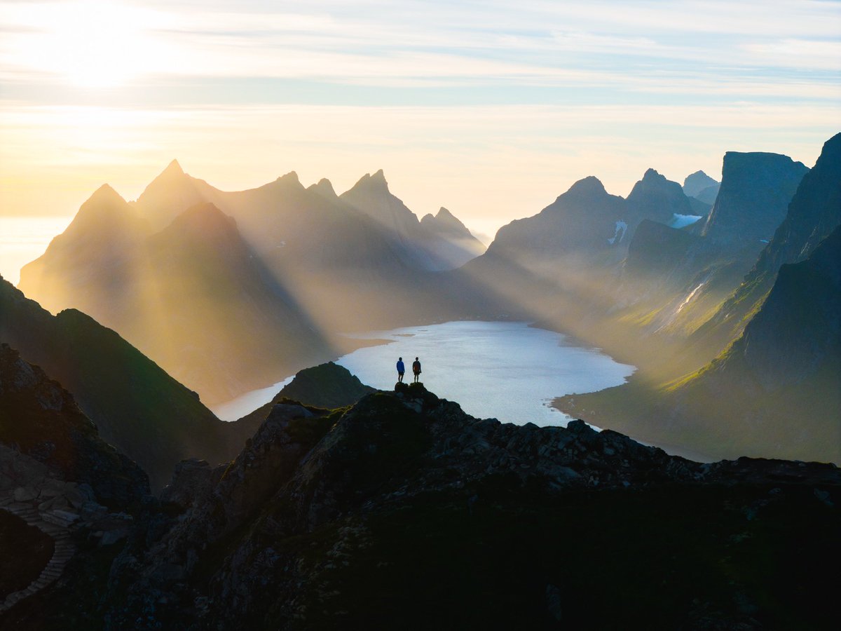 mattmacsemniuk's tweet photo. Hiking during the Midnight Sun in Lofoten, Norway. 

Captured on the @DJIGlobal Air 3 #dji #skypixel #photocontestentry https://t.co/OmvgYiezMp