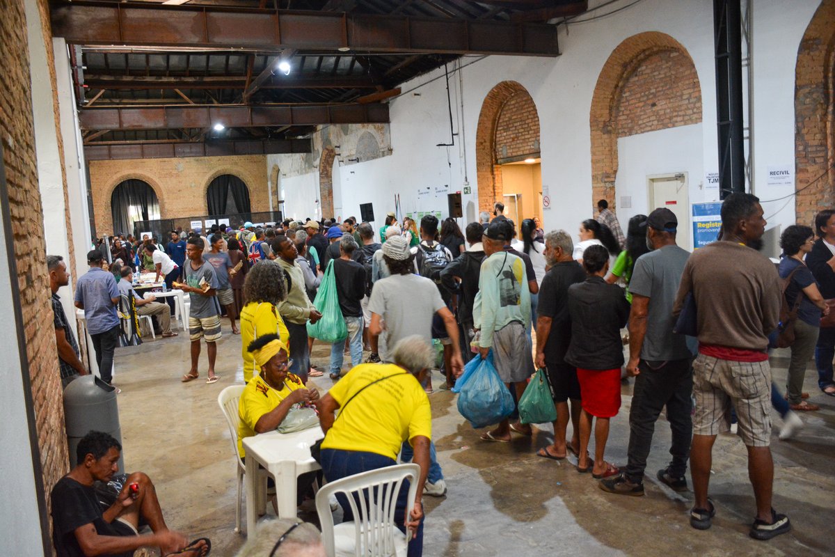 defensoriamg's tweet image. Celebração da cidadania e dos direitos: numa parceria com a #ArquidiocesedeBH e #VicariatoEpiscopal, realizamos a oitava edição do #DiaMundialdosPobres em BH. #DPMG prestou atendimento e orientações à #populaçãoemsituaçãoderua.

Saiba mais: defensoria.mg.def.br/defensoria-de-… #dpmg