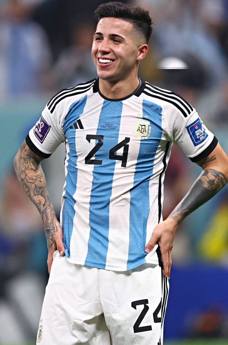 i24efjs's tweet image. DIOS LO LINDO QUE ESTABA AHI 
sus pelos de carpincho lo amo