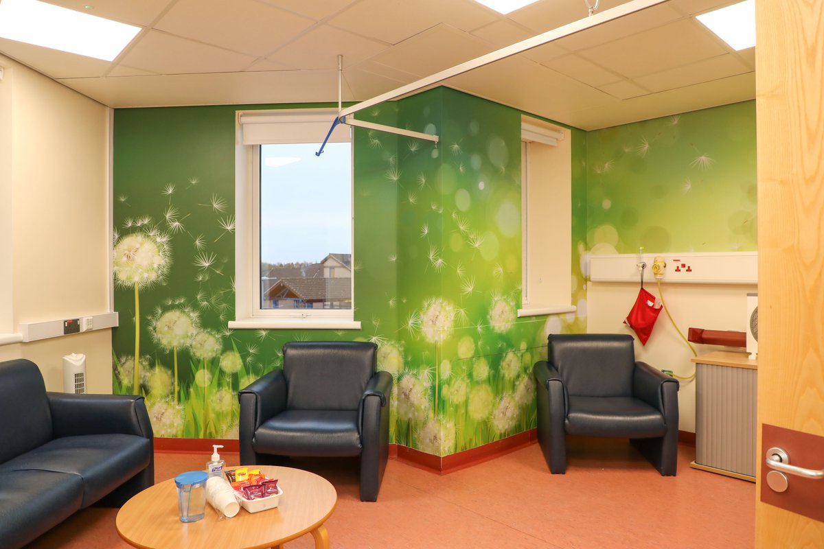 babybeatorg's tweet photo. We're delighted to have recently funded wall art &amp; comfortable new furniture costing >£15k of our charitable funds for the Gynaecology &amp; Early Pregnancy Assessment Unit at @LancsHospitals, to make for a warmer, less clinical environment 🤗

Read more: https://t.co/EoXuQ4hHg5 https://t.co/UDKGtC8mvi