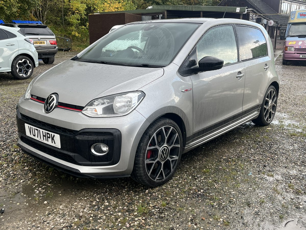 CarPapped tweet media