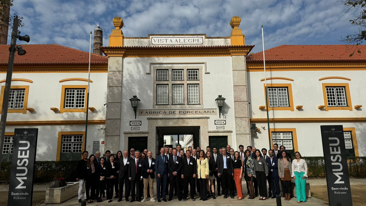 ASCER_comunica's tweet photo. Esta semana participamos en Ílhavo 🇵🇹 en el encuentro mundial de asociaciones de fabricantes de cerámica #WCTF en el que ponemos en común los temas que afectan a nuestra industria 🌏 https://t.co/1lKZl0pXHn
