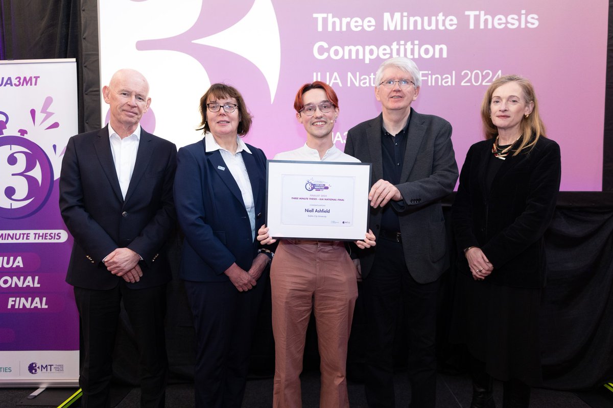 I've been absolutely thrilled this year to take part first in DCU's Tell It Straight and last week in the national Three Minute Thesis final.
It was such a joy from start to finish, and an honour to compete alongside INCREDIBLE researchers in such a wide range of areas
🧵1/