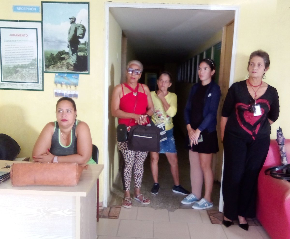 UniversalGranm's tweet photo. Lunes de matutino y Asamblea de afiliados,con la información actualizada del mundo,Cuba y nuestra empresa.
 #ComercioCuba
#ComercioDelPueblo
@UniversalGranma @jb393051 @AliciaMBB @ivon_licea41423 @Luis_Tornes65 @luisangel720930 @Mayra8513662315 @MayraLluis62330 @BarreroRei53706 https://t.co/NijGeqbFj8