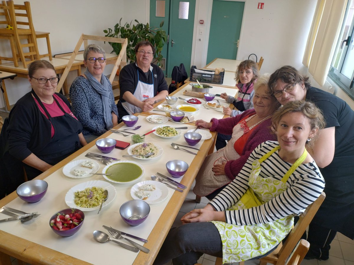 1/ 🥬 Le CCAS de Pont de Roide &amp; Jardins d'Idées : une initiative solidaire qui transforme l'aide alimentaire ! Depuis janvier 2023, un projet innovant qui répond aux défis sociaux et nutritionnels. 🧺 #SolidaritéAlimentaire