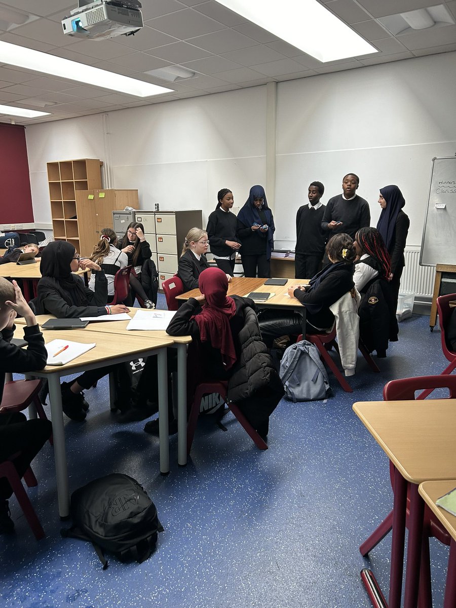 S3 Rights Ambassadors are delivering lessons in S1 personal support this week. Today they played rights pairs, bingo and a blooket quiz! ⭐️ #rightsrespectingstrochs