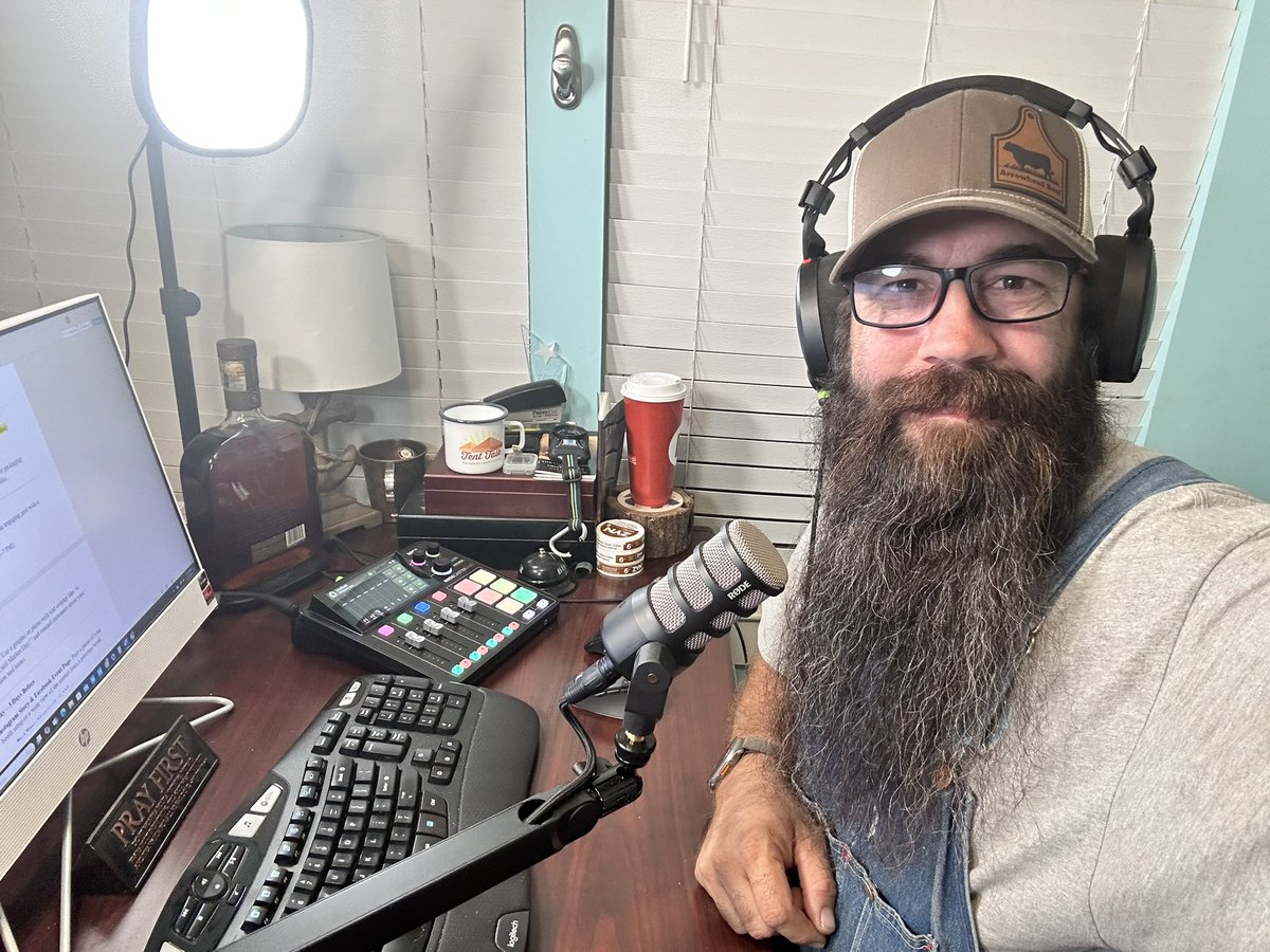 Good morning y’all!  Kids are off to school and I’m caught up on the morning news.  About to jump on and record a new Vendor’s Edge Podcast episode with <a href="/AnchoredMarkets/">Anchored Market Ventures</a>