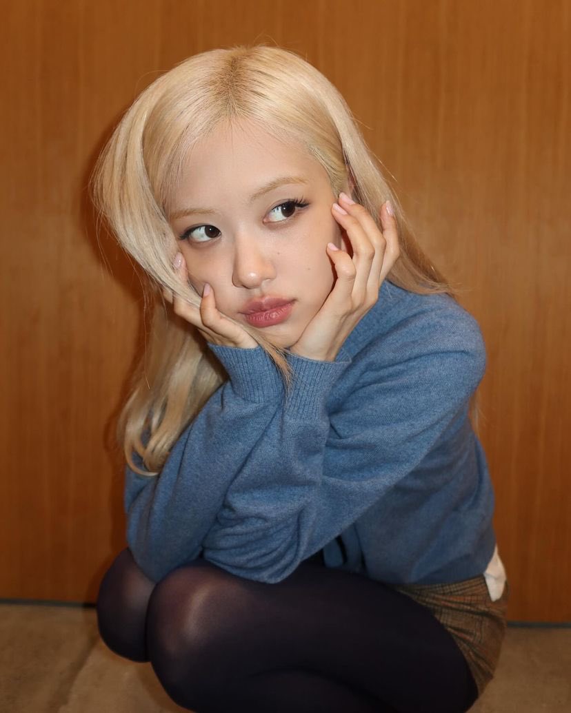 blackpinkbabo's tweet photo. ROSÉ IG UPDATE 🩵 https://t.co/rxeb62jRX3