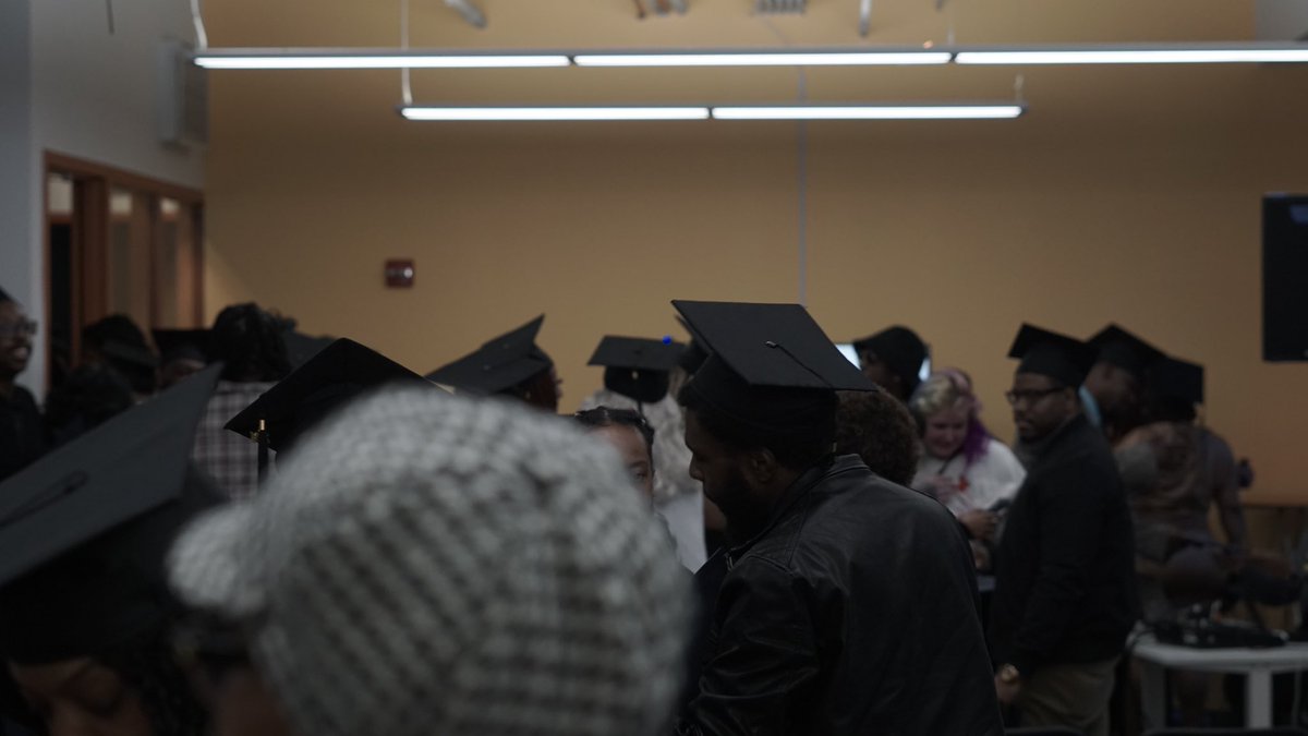 ilmediaschool's tweet photo. 👨‍🎓👩‍🎓 Our 1st graduation ceremony at our new Chicago campus was a success! Congrats to our 2024 IMS graduates from all of our programs! We are proud of you all! Over 40 graduates! #iamims https://t.co/dSTZcIUx1l