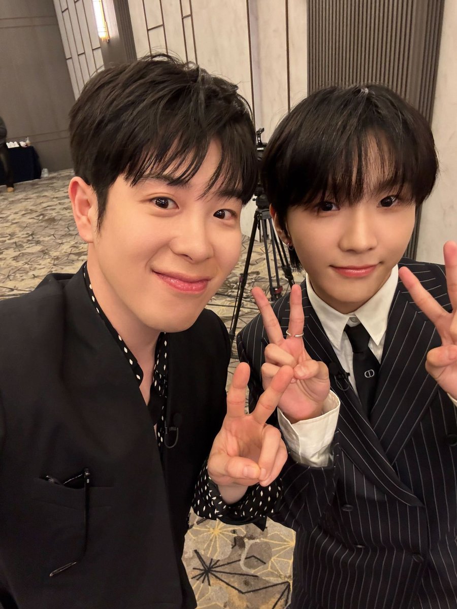 BOYNEXTDOOR_twt's tweet image. 막내즈 ㅎㅎ 
(선배님 사랑함돠❤️)

#BOYNEXTDOOR
#보이넥스트도어
#WOONHAK
#운학
#주주총회