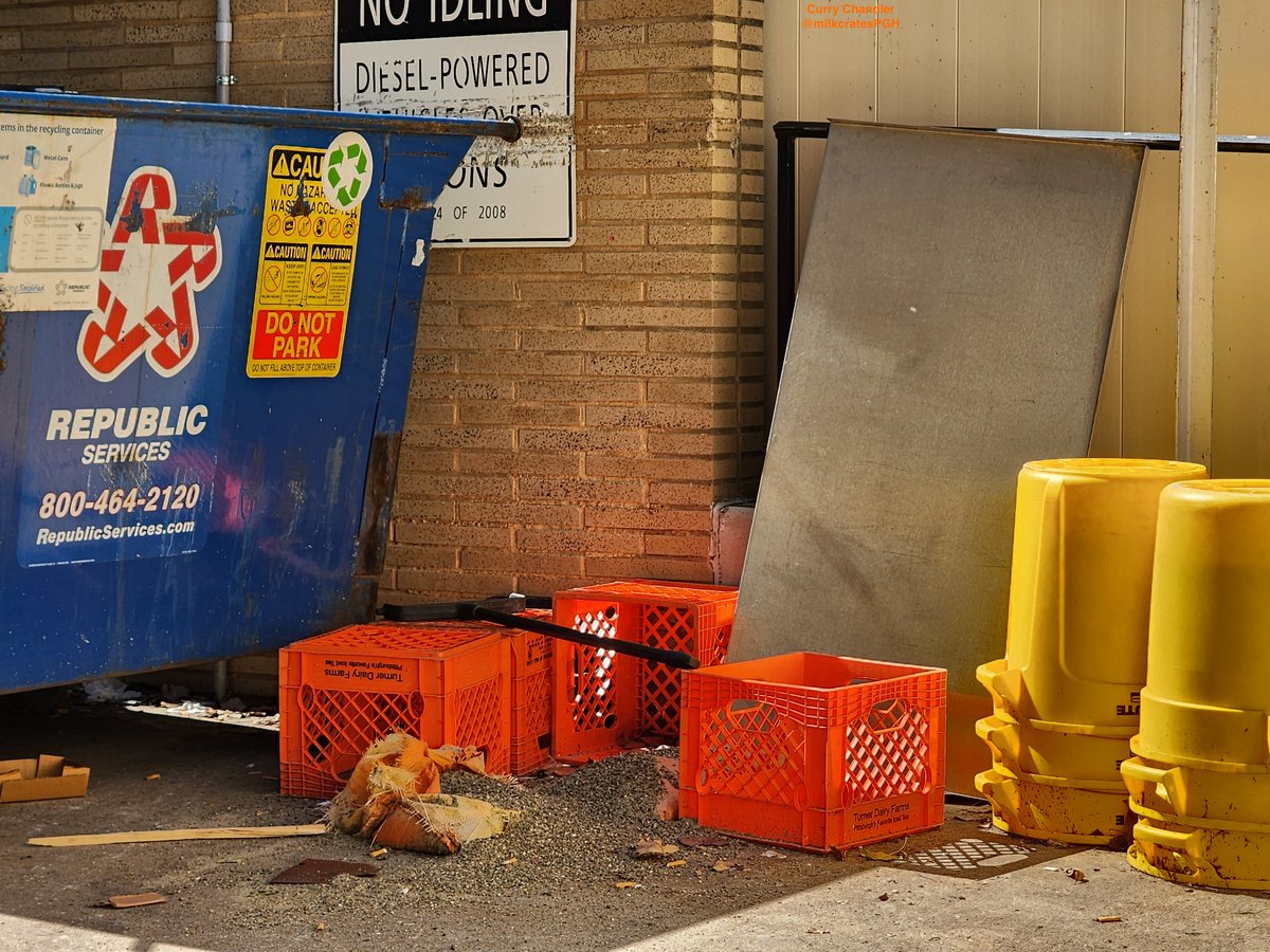 MilkcratesPgh's tweet image. #pittsburgh #milkcrates #photography #streetphotography #cityscapes #turnerdairy #pennsylvania #urbanphotography #cities